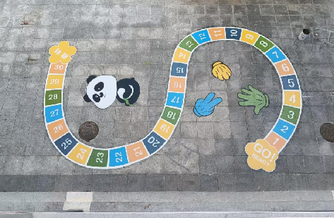  九龙地面游戏彩绘